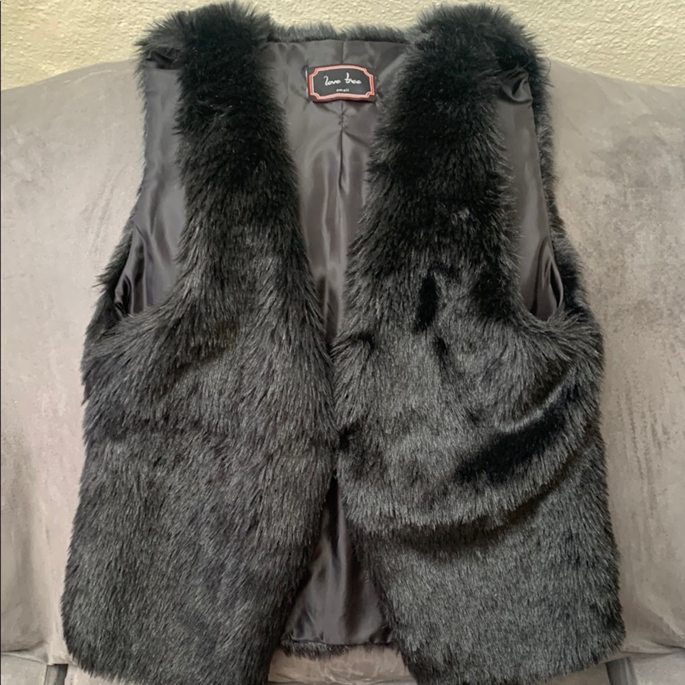 Love Tree Faux Fur Black Vest